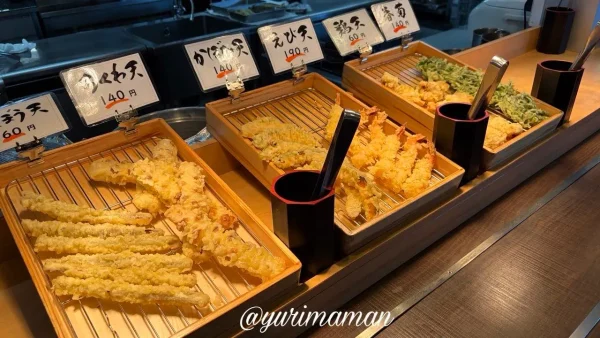 松山市 かめやうどん久米店 天ぷら 朝から楽しめるサイドメニュー