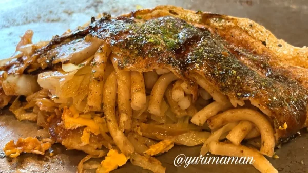 松山市三津 三津浜焼きおかだ屋 うどん台付き肉玉入り2