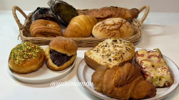 ナッツベーカリーで購入したパン（松山パン屋）