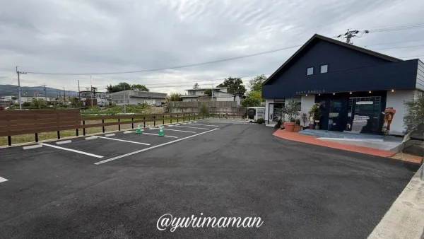 ネイビーベーグルズ移転後の駐車場（松山市平井町）
