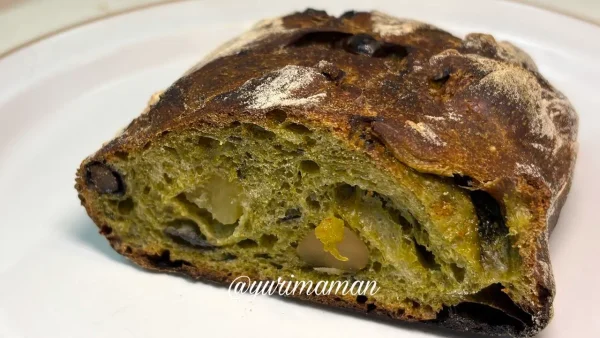 ナッツベーカリー 碧の実り 抹茶カンパーニュ