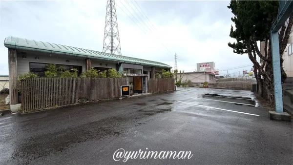 ミートキッチン凪の駐車場（四国中央市）