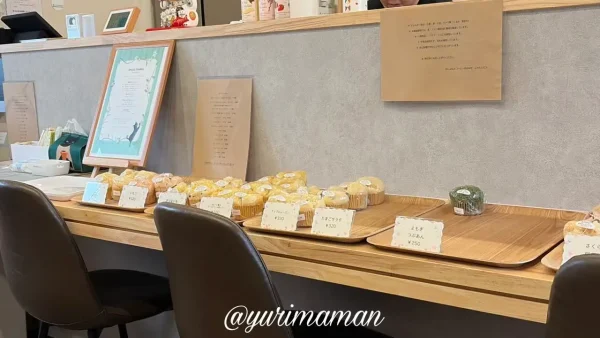 にゃんとピヨ 蒸しパン 種類 店内 陳列 四国中央市1