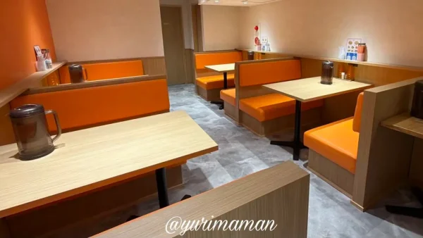 55CHINA大街道店のテーブル席 - ゆりママんブログ 55CHINA大街道店のテーブル席