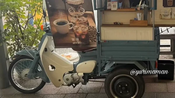 スーパーカブを改造した移動式コーヒースタンド「カブコ」 - ゆりママんブログ スーパーカブを改造した移動式コーヒースタンド「カブコ」