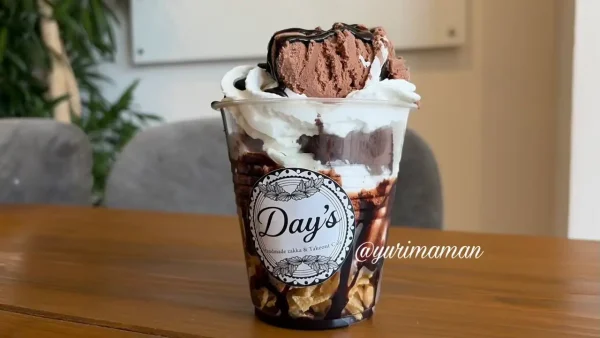 Day'sのチョコナッツパフェ1