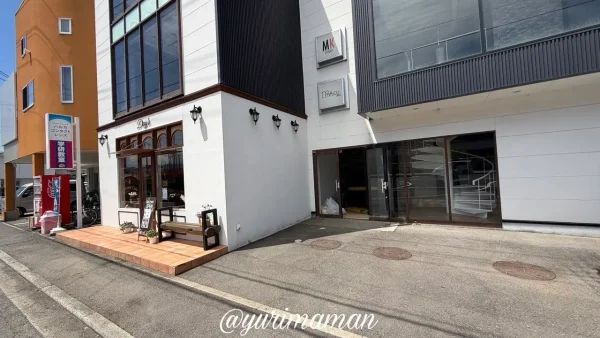 松山市余戸「Day's」の駐車場