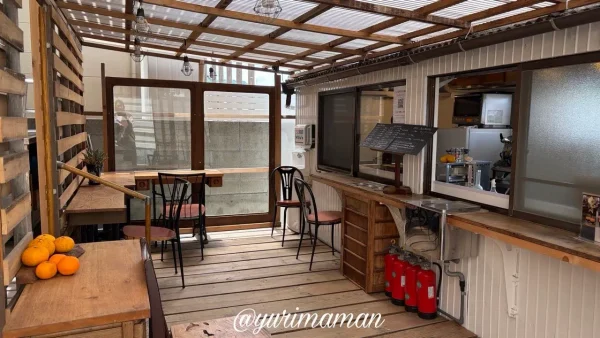 双海のシモナダカフェ2ndのカフェスペース - ゆりママんブログ 双海のシモナダカフェ2ndのカフェスペース