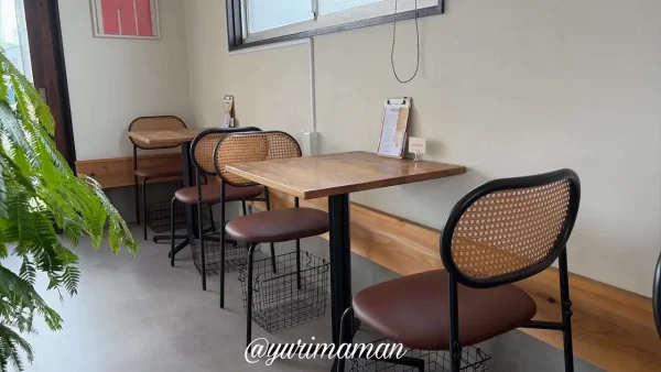 gurube(グルベ)のイートインスペースと店内の様子 - ゆりママんブログ gurube(グルベ)のイートインスペースと店内の様子