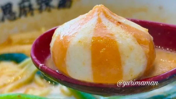 福恩麻辣湯松山店のカニ団子（マーラータンには欠かせない）