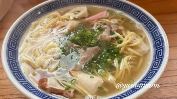 中華そば鯊の中華そば 豚肉とかまぼこ入り