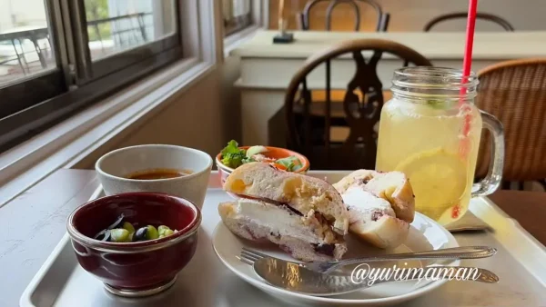 ラクダピクニックのトマトキーマカレーとベーグルランチセット2
