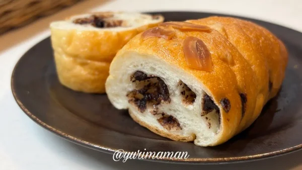 Assem Bonheurの米粉塩パン（チョコ）2