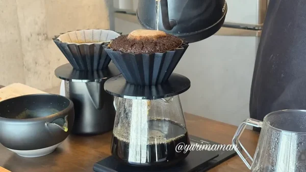 Bears Coffeeで大洲ブレンドをハンドドリップする様子 - ゆりママんブログ Bears Coffeeで大洲ブレンドをハンドドリップする様子