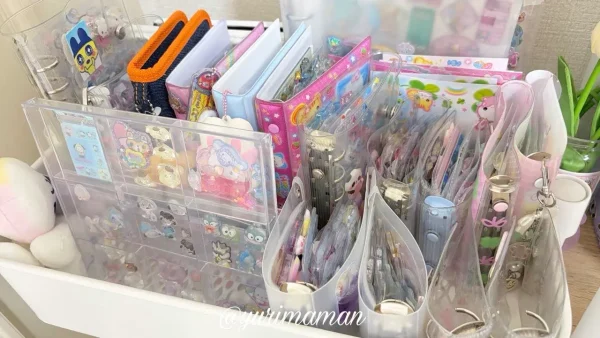 ボンボンドロップシールやめじるしアクセサリーを収納したコレクションケース