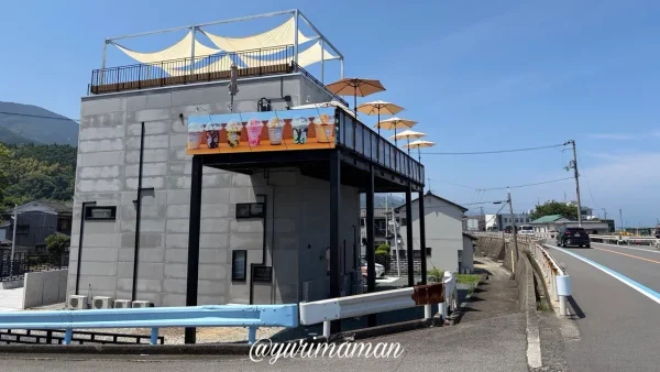 伊予市双海町にオープンした海が見えるカフェCAFE HUGの外観1 - ゆりママんブログ 伊予市双海町にオープンした海が見えるカフェCAFE HUGの外観1