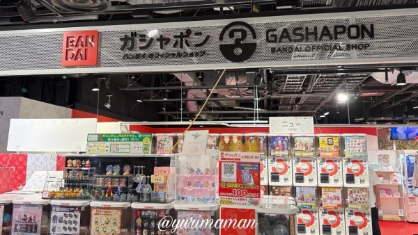HEP FIVEにあるガシャポンオフィシャルショップ