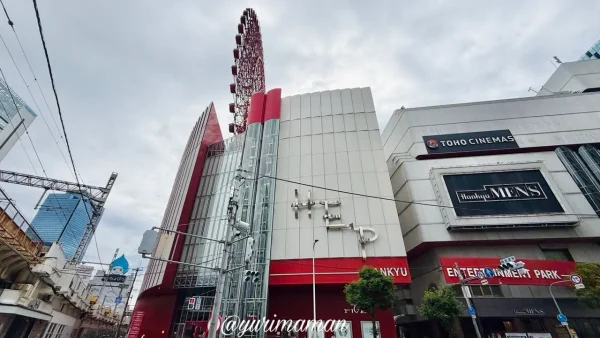大阪梅田のHEP FIVEの外観写真