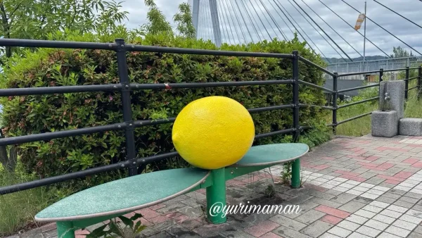 レモンベンチ越しに見る多々羅大橋3 - ゆりママんブログ レモンベンチ越しに見る多々羅大橋3