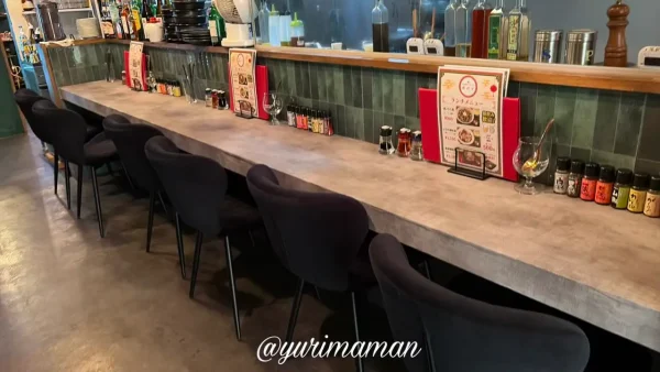 今治銀座チャイニーズポパイのカウンター席 - ゆりママんブログ 今治銀座チャイニーズポパイのカウンター席