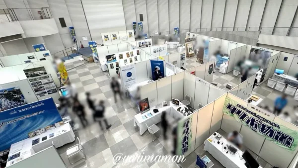 お仕事フェス2026今治会場の様子 企業ブースが並ぶ展示ホール全景 - ゆりママんブログ お仕事フェス2026今治会場の様子 企業ブースが並ぶ展示ホール全景