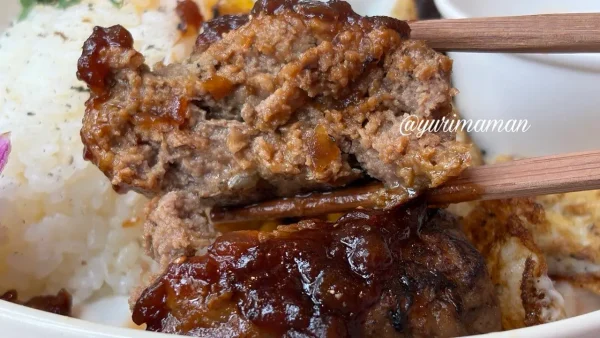 肉の旨みを感じるCafe Lailaのハンバーグロコモコ - ゆりママんブログ 肉の旨みを感じるCafe Lailaのハンバーグロコモコ