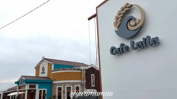 松山市にオープンしたハワイアンカフェCafe Lailaの看板と外観 - ゆりママんブログ 松山市にオープンしたハワイアンカフェCafe Lailaの看板と外観