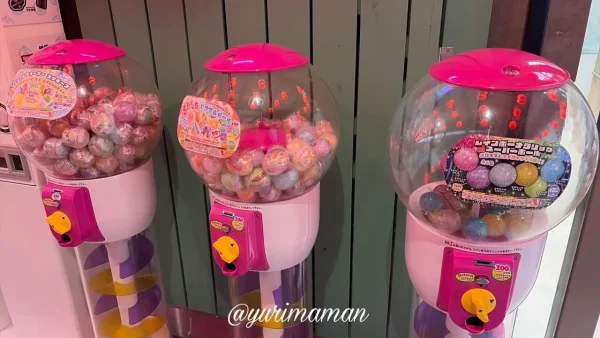 絣屋本店で見つけたスクイーズガチャ