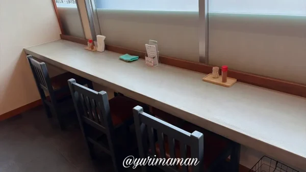 うどん処 麺楽のカウンター席