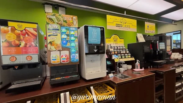 ココスのドリンクバーコーナー