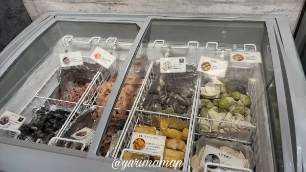 新居浜市の麻辣湯専門店「香辣（シャンラー）」の冷凍具材コーナー