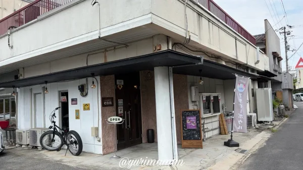 西条市小松町にオープンしたCafe enn.の外観