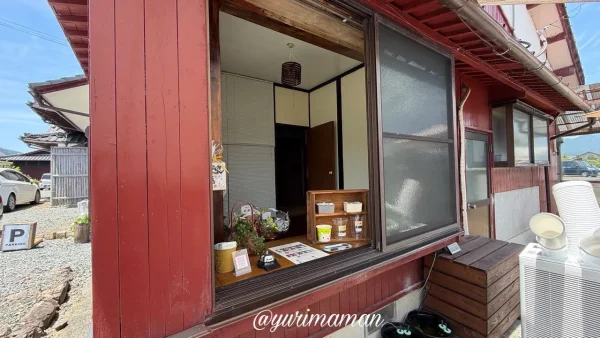 西予市Aキッチンの外観写真（注文窓口）