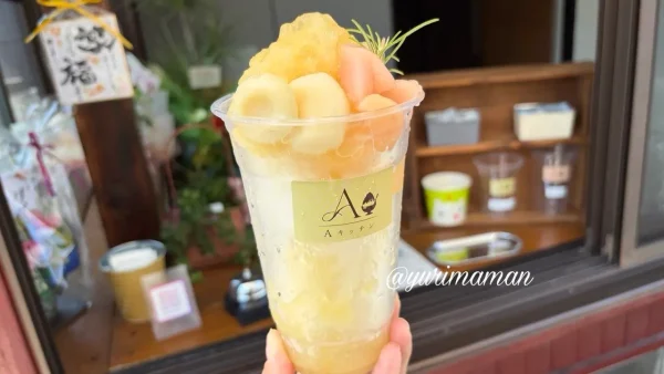 Aキッチンの白桃かき氷ラージサイズ
