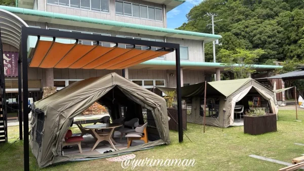 とべそらテラス芝生広場に設置されたグランピング風テント1 - ゆりママんブログ とべそらテラス芝生広場に設置されたグランピング風テント1