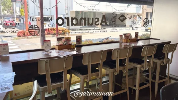 松山市三番町 Asunaroのカウンター席