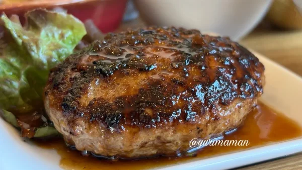 Asunaroの人気ハンバーグランチ 肉汁あふれるハンバーグ01