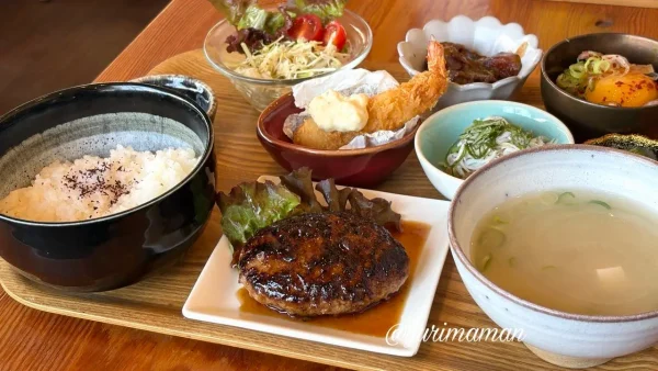 松山市三番町 Asunaroのハンバーグと豆皿御膳 全10品のランチ02