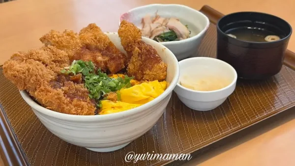 注文したガストのチキンカツ玉子丼定食 - ゆりママんブログ 注文したガストのチキンカツ玉子丼定食