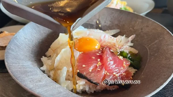Hime食堂の刺身と卵黄にタレをかけて味わう愛媛の鯛めし - ゆりママんブログ Hime食堂の刺身と卵黄にタレをかけて味わう愛媛の鯛めし
