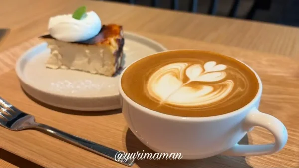 ISLE COFFEE HAKATAJIMAのカフェラテとスイーツ - ゆりママんブログ ISLE COFFEE HAKATAJIMAのカフェラテとスイーツ