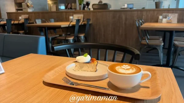 伯方島ISLE COFFEEのカフェラテとチーズケーキ01 - ゆりママんブログ 伯方島ISLE COFFEEのカフェラテとチーズケーキ01