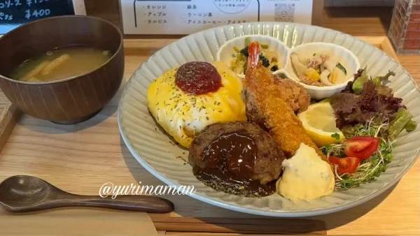 くぼたキッチン959のよくばりランチ オムライス・ハンバーグ・エビフライ・からあげ02