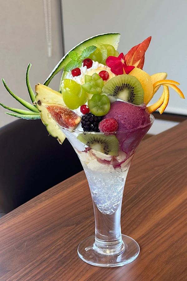 シャイニングフルーツパーラーの店主と季節のフルーツパフェ01 - ゆりママんブログ シャイニングフルーツパーラーの店主と季節のフルーツパフェ01