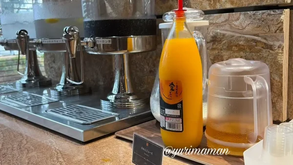 たかのこのホテル朝食ビュッフェの愛媛みかんジュース01 - ゆりママんブログ たかのこのホテル朝食ビュッフェの愛媛みかんジュース01