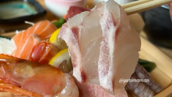 うおきん食堂の厚切りで新鮮な鯛の刺身 - ゆりママんブログ うおきん食堂の厚切りで新鮮な鯛の刺身