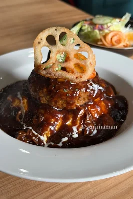 カフェ ヴィル ド パリのハンバーグデミオムライス01