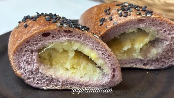 スイートポテトが入ったベーグルの断面