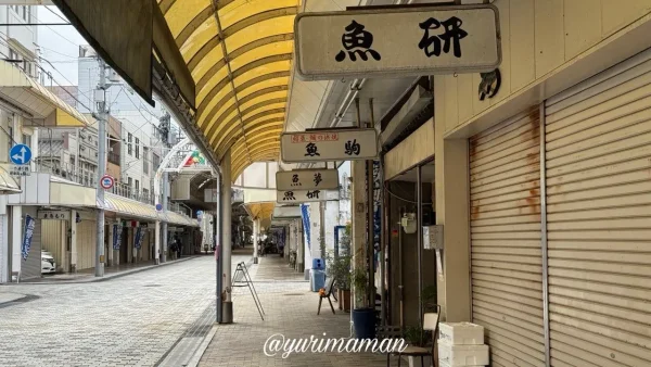 今治の商店街に続くアーケード01