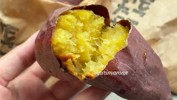 いもたこ堂の焼き芋・黄色くしっとりとした断面